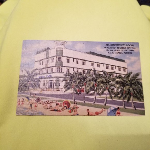 Vintage Postcard Waldorf Towers Miami - Picture 2 of 10